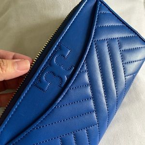REGAL BLUE ALEXA CONTINENTAL ZIP WALLET